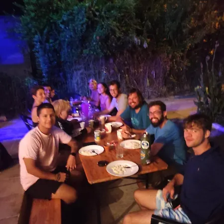 Pinwheel Vlora&rooftop Bar Hostel *