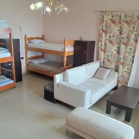 Pinwheel & Rooftop Bar بيت شباب فلورا