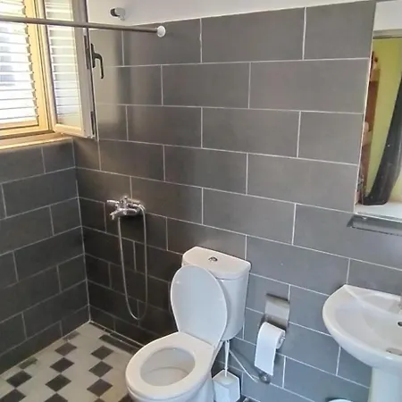 Pinwheel & Rooftop Bar بيت شباب *