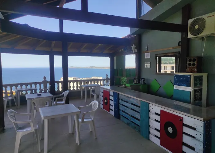 Hostel Pinwheel & Rooftop Bar *