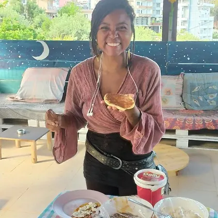 Pinwheel & Rooftop Bar Hostal